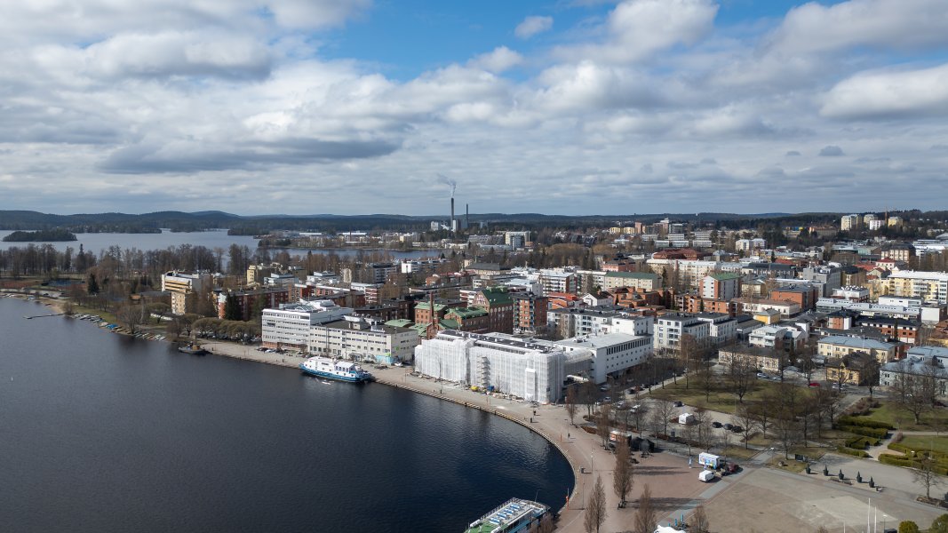 Pienydinvoimaa selvitetään kaukolämmön lähteeksi – mikä kaupunkilaisia askarruttaa?